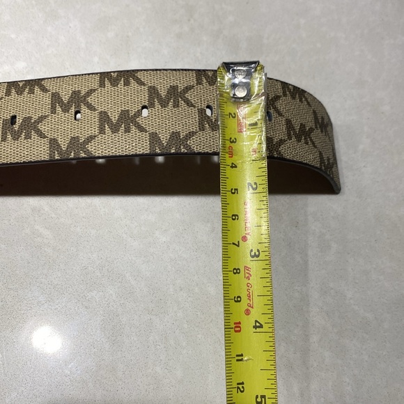 New MK Michael Kors reversible belt. large ⭐️⭐️⭐️⭐️ - Picture 12 of 17